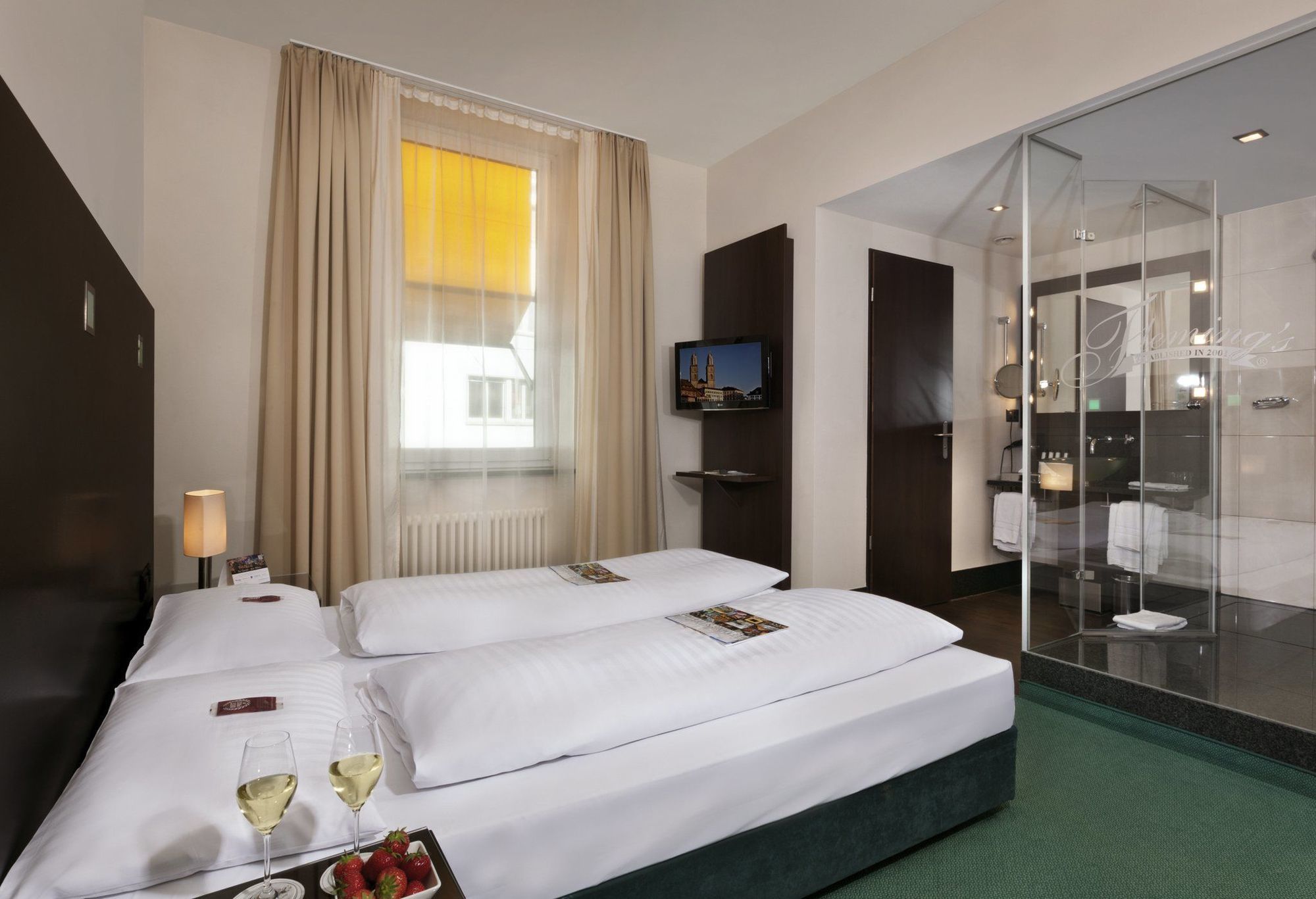 Stay2Night Bs Zurich Ngoại thất bức ảnh