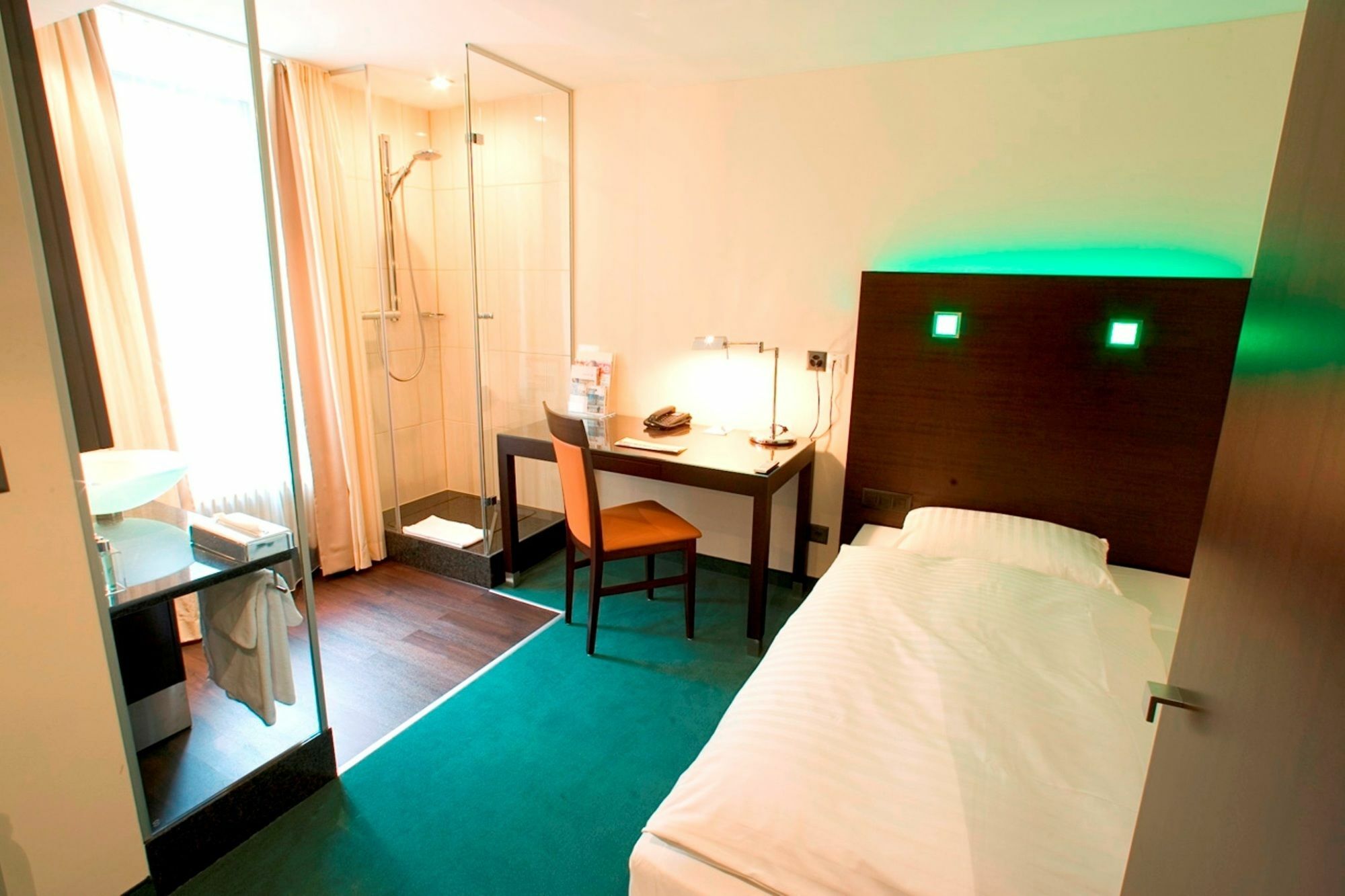 Stay2Night Bs Zurich Ngoại thất bức ảnh